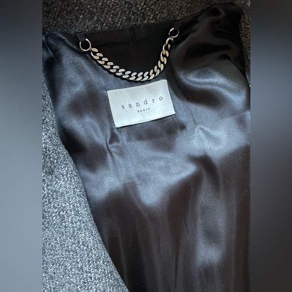 Dark grey wool 3/4 length coat
by Sandro Paris - Picture 5 of 6